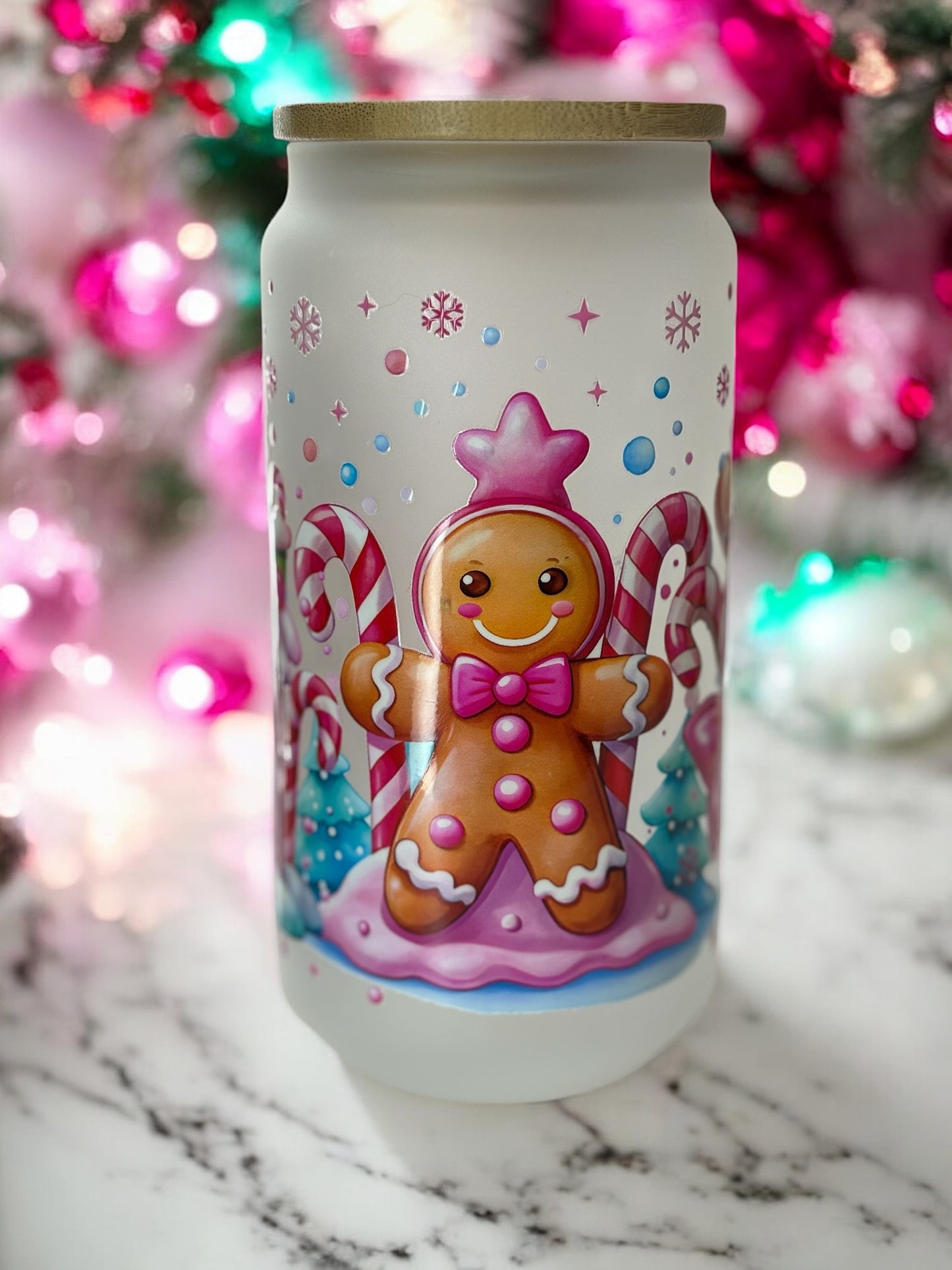 Frosty 18 ounce gingerbread glass cup 
